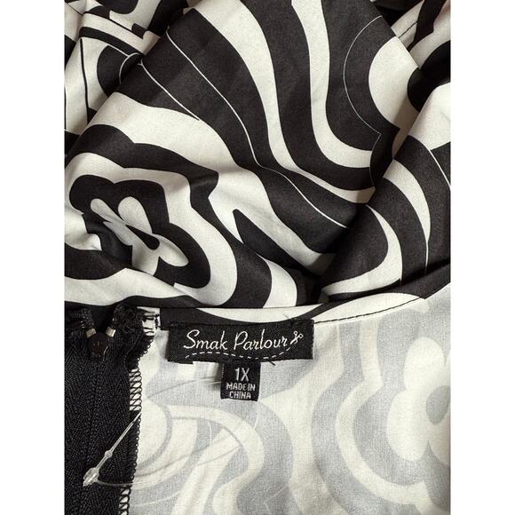 Unique Vintage Smak Parlour Black Psychedelic Floral Belted Caftan 1X NWOT - Picture 10 of 10